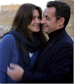 Carla-bruni-heureuse-dans-les-bras-de-nicolas-sarkozy